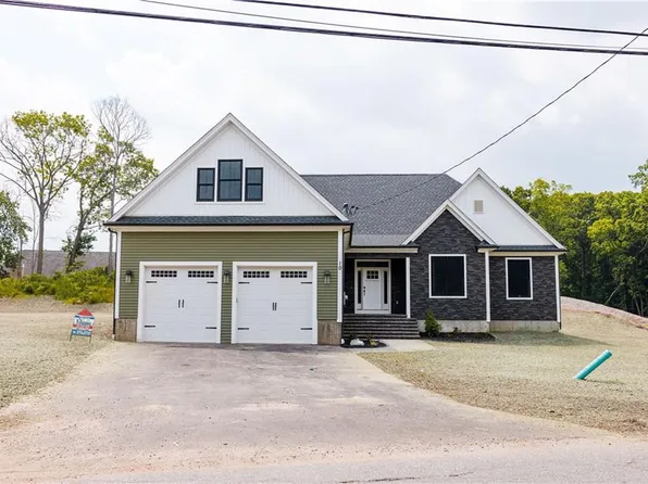 10 Woodward Rd, Lincoln, RI 02865