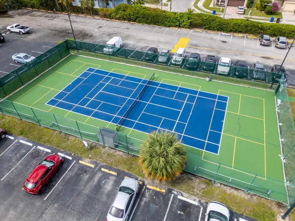 2801 Somerset Drive, Lauderdale Lakes, FL 33311