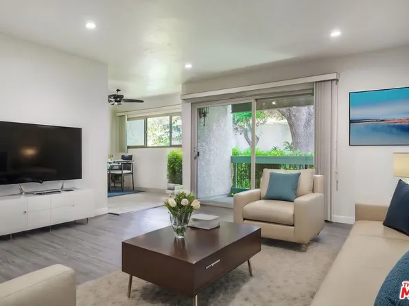 23675 Park Capri Unit 22, Calabasas, CA 91302