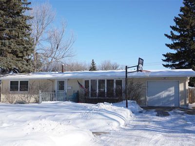 117 28th St SW, Minot, ND, 58701