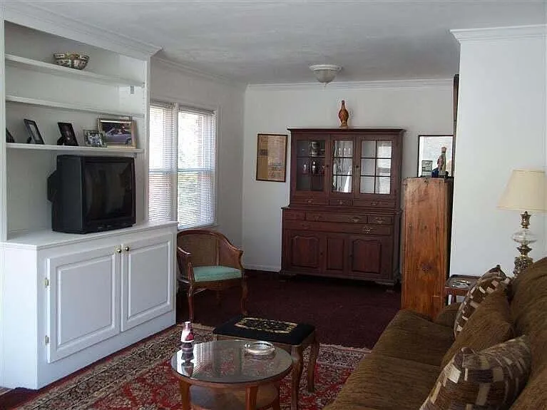 3 bed, 2.0 bath, 1380 sqft, $1,850 — Photo 3