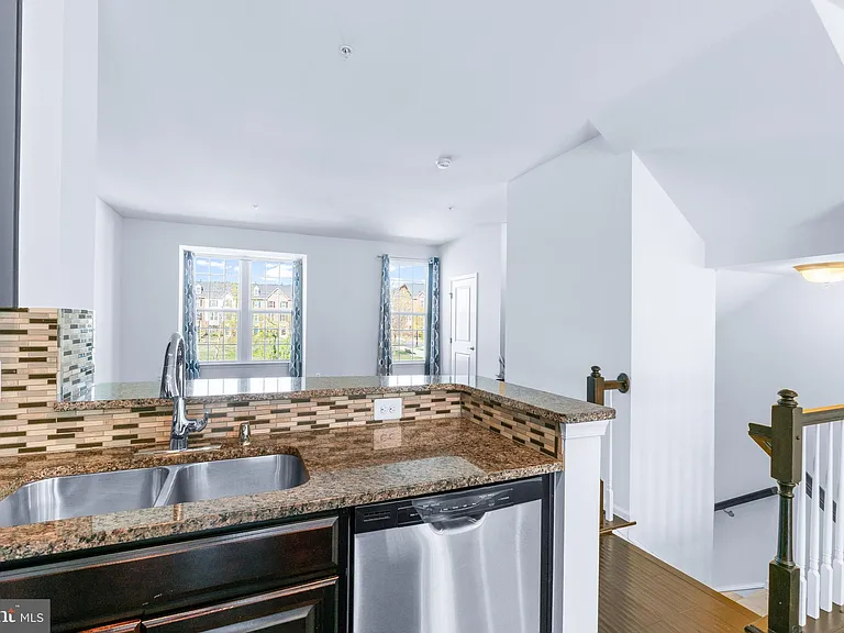 5365 S Center Dr — Photo 14