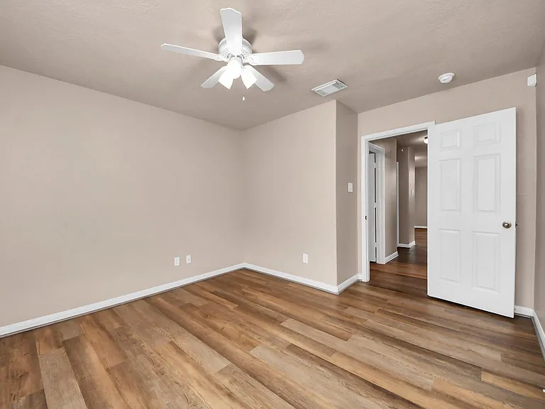 1818 Fergus Park Ct — Photo 17