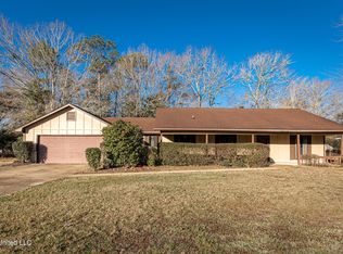 1327 Diller Rd, Ocean Springs, MS 39564