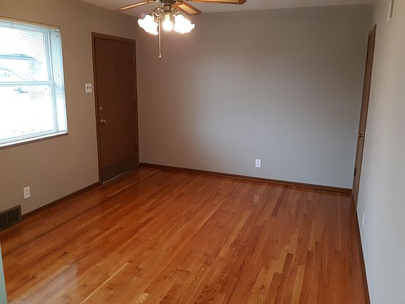 3rd image of 3612 Hallmark Ln