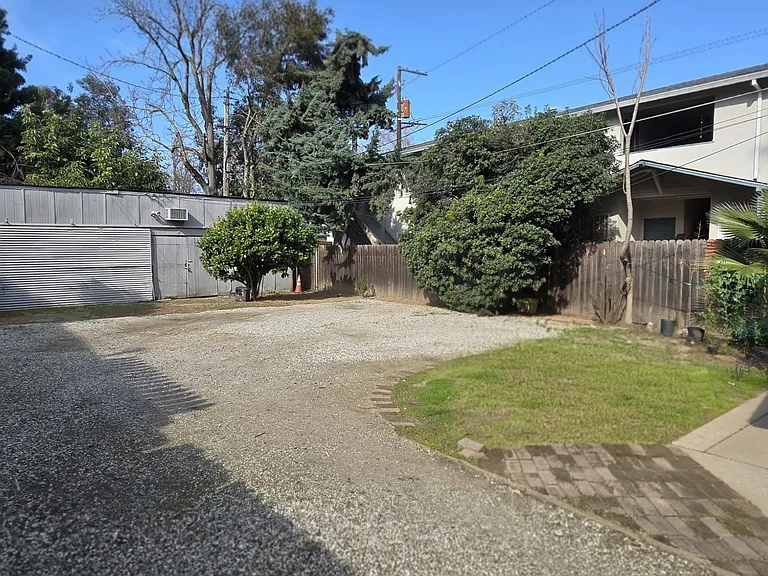 620 23rd St #B — Photo 25