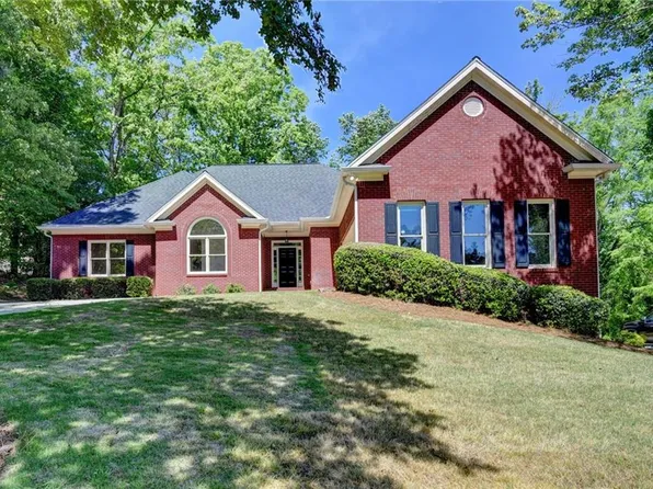 1251 Chadwick Lakes Dr, Lawrenceville, GA 30043