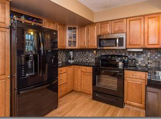 10535 Belleau Dr, Twinsburg, OH 44087