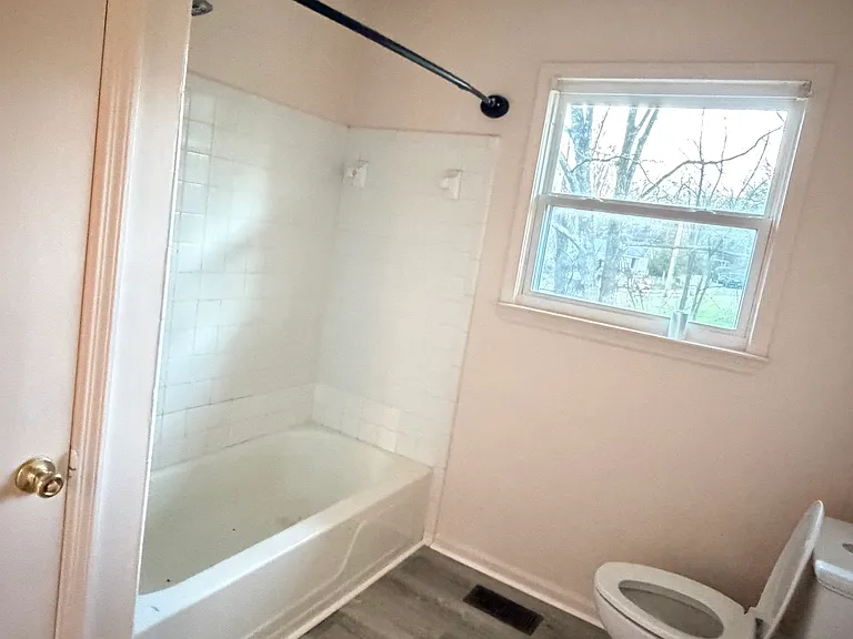 7308 Dublin Ln — Photo 12