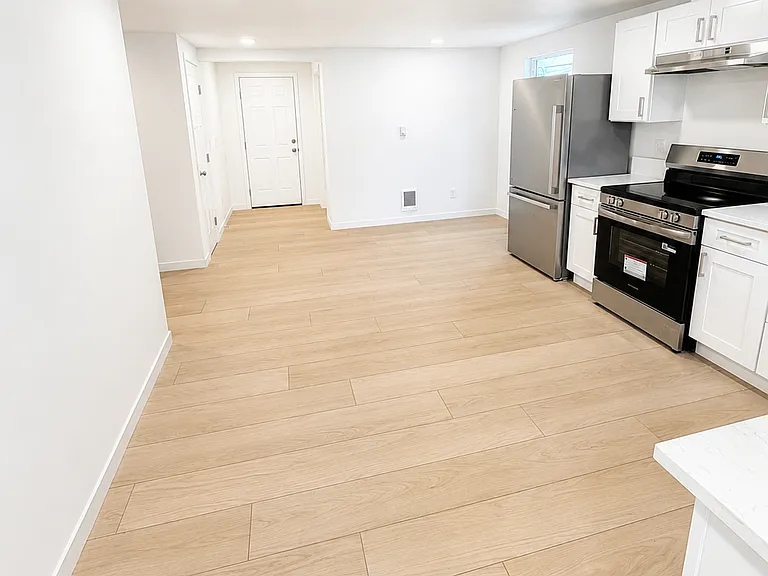 Claxter Ct NE — Photo 2