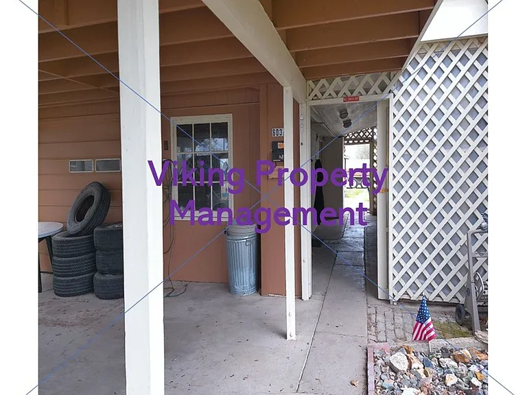 603 NE Lookout Ave #A — Photo 1