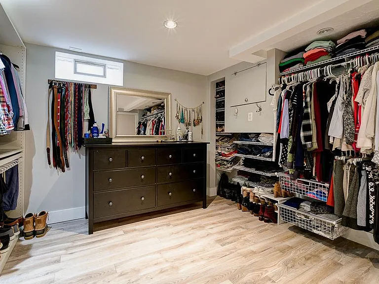 619 E Jeffrey Pl — Photo 17