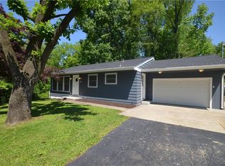 201 Roselawn Ave, Fairview Heights, IL 62208