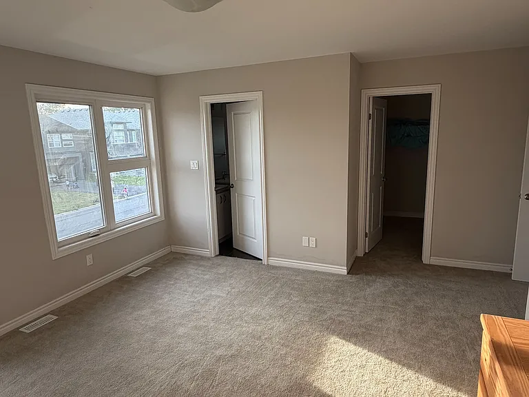 103 McLaughlin St — Photo 14