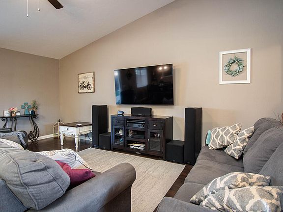 5th image of 4316 E Oak Avenue