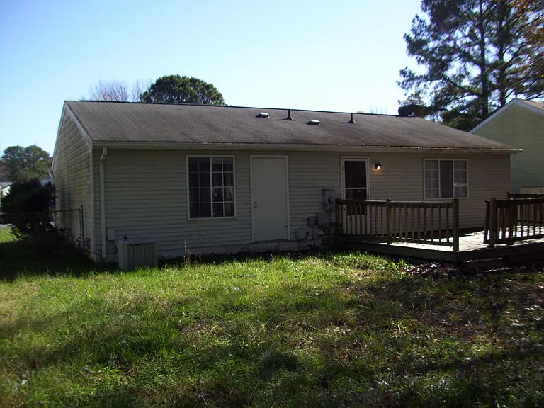7436 Orchardhill Dr — Photo 9