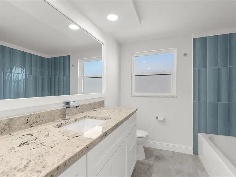 13726 Michelle Ave — Photo 14