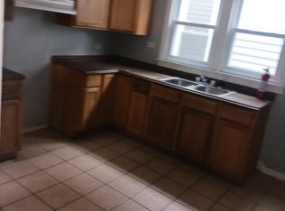 8140 S Brandon Ave #2, Chicago, IL 60617