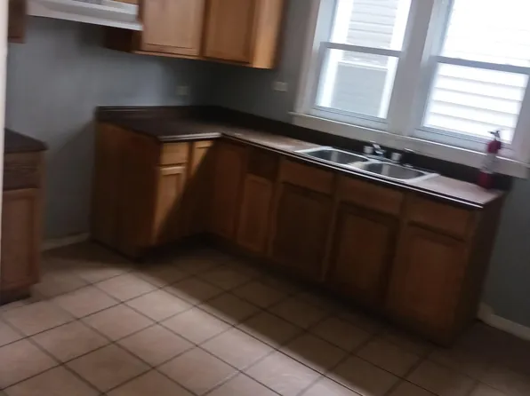 8140 S Brandon Ave #2, Chicago, IL 60617