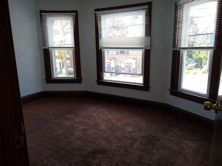 639 Park Ave — Photo 9