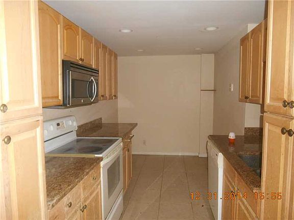 4th image of 4350 Hillcrest Dr APT 305