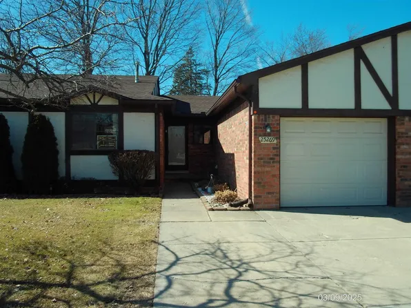 25269 Joanne Smith Dr, Warren, MI 48091