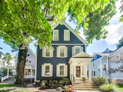 1229 Hinman Ave, Evanston, IL, 60202