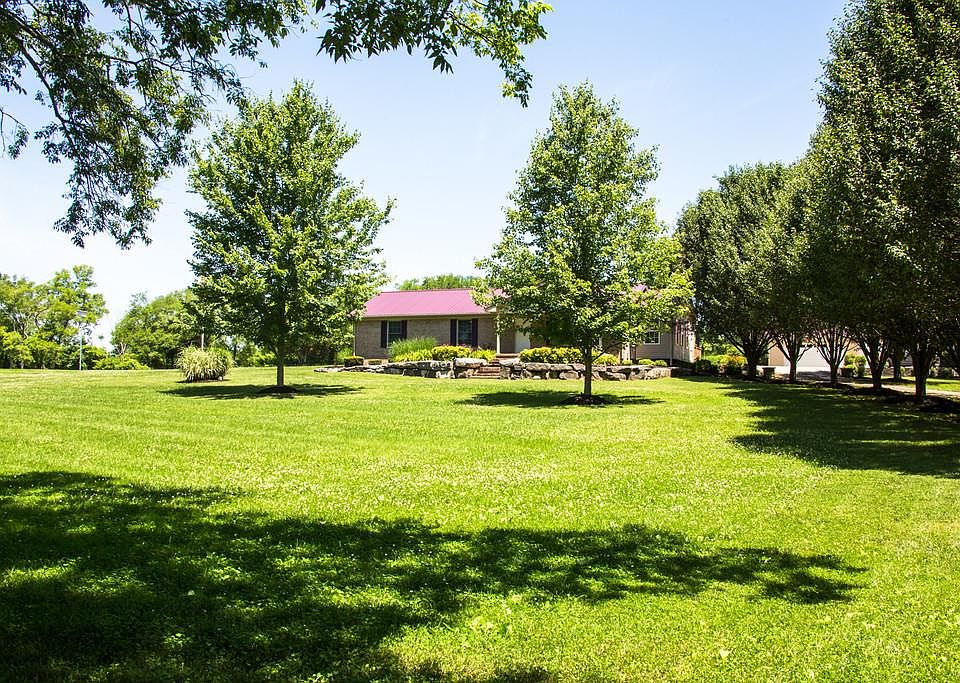 1st image of 250 Gibbs Ln