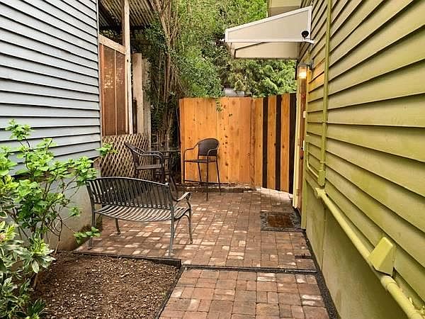 NORTH COURTYARD & PATIO