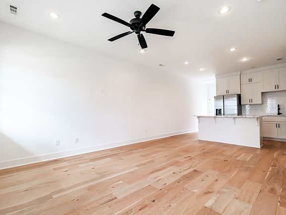 3rd image of 1430 E Huntsville Rd #2