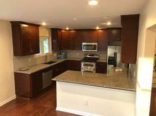 5039 Shoreline Blvd, Waterford, MI