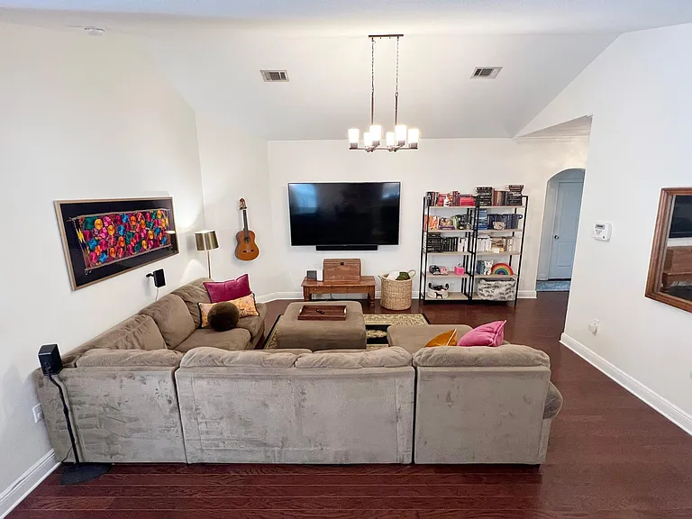 946 Cocobolo Dr — Photo 2