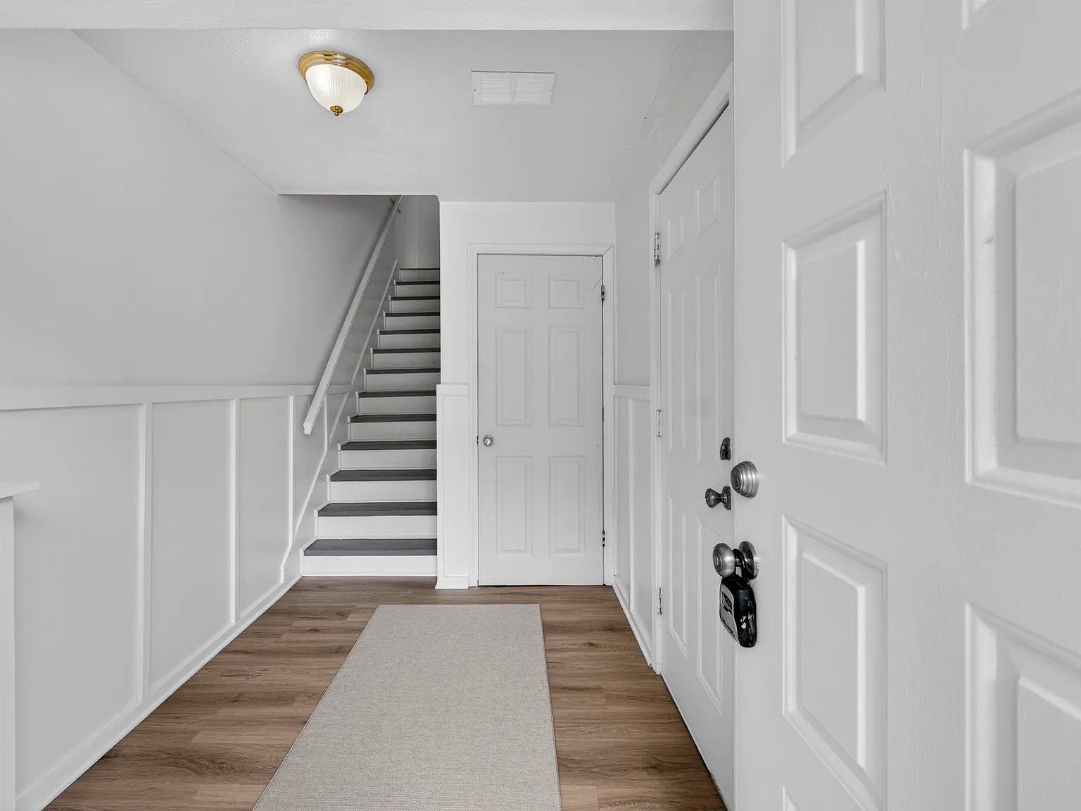 3 bed, 1100 sqft, $1,900 — Photo 3