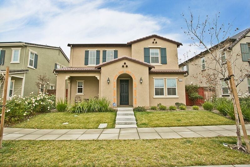 1st image of 630 N Montebello St