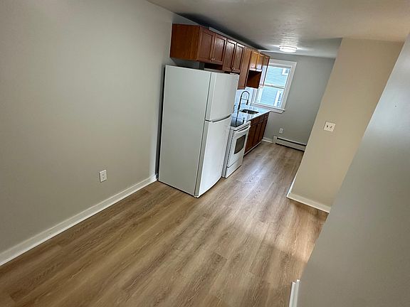 Eat-in Kitchen