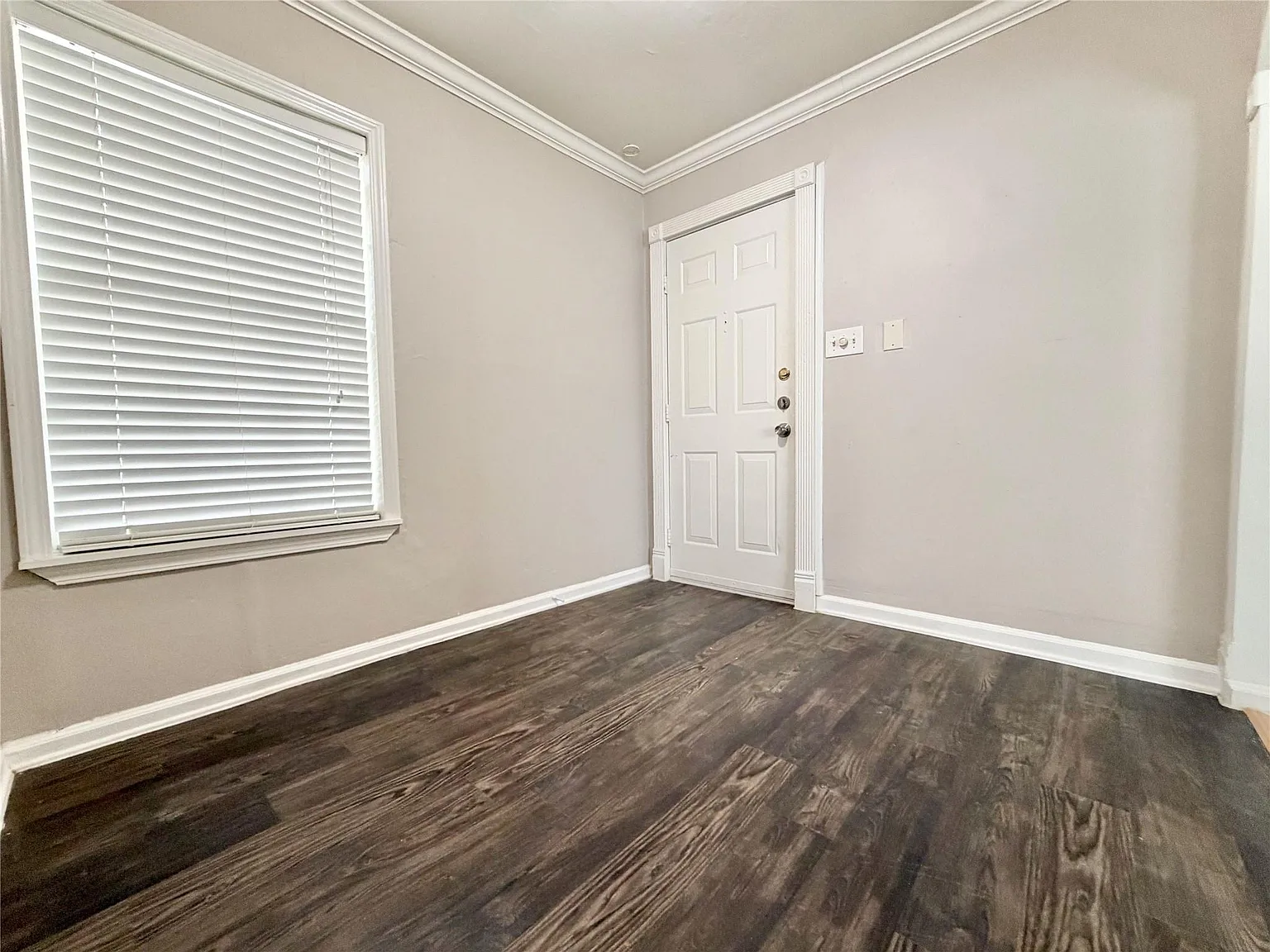 1 bed, 1.0 bath, 900 sqft, $1,550 — Photo 4