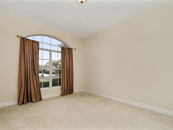 5th image of 2384 Riverdale Ct
