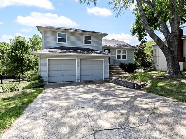 1425 W Poplar St, Olathe, KS 66061