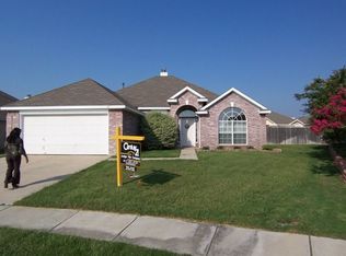 417 Watertown Ln, Arlington, TX 76002