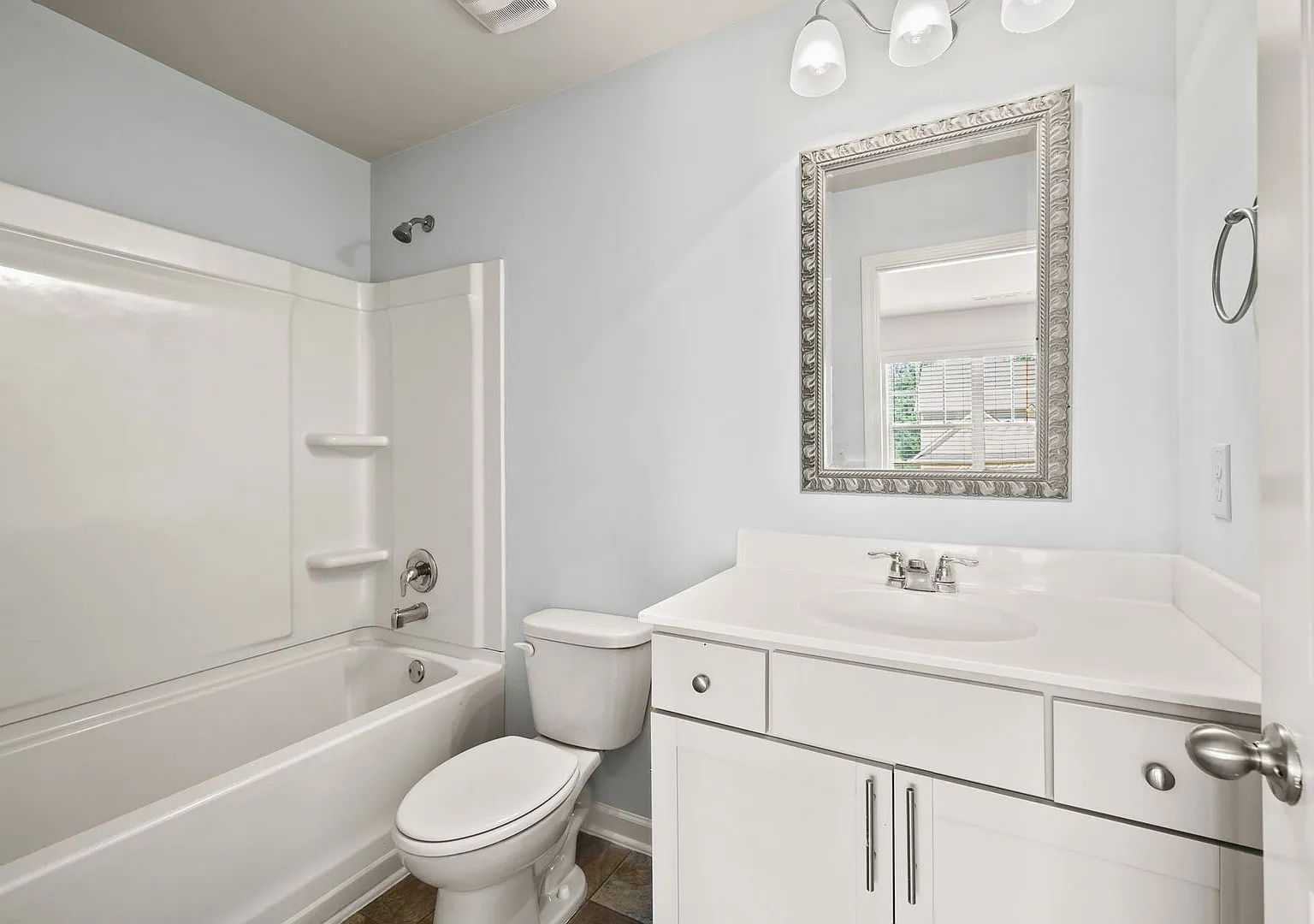 Spacious 5BR/3.5BA Home in Tallant Farms | Swim/Tennis Community — Photo 3