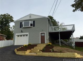87 Crabtree Ln, Milford, CT 06460