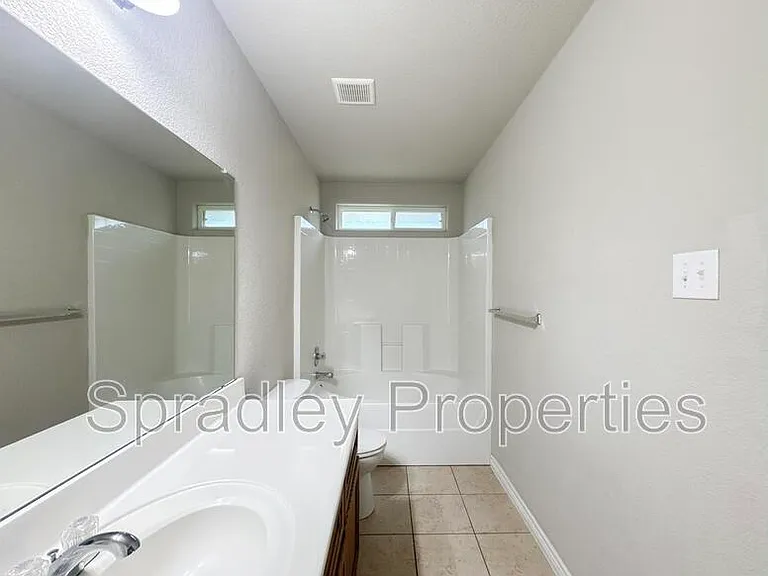 413 Bashaw Loop — Photo 17