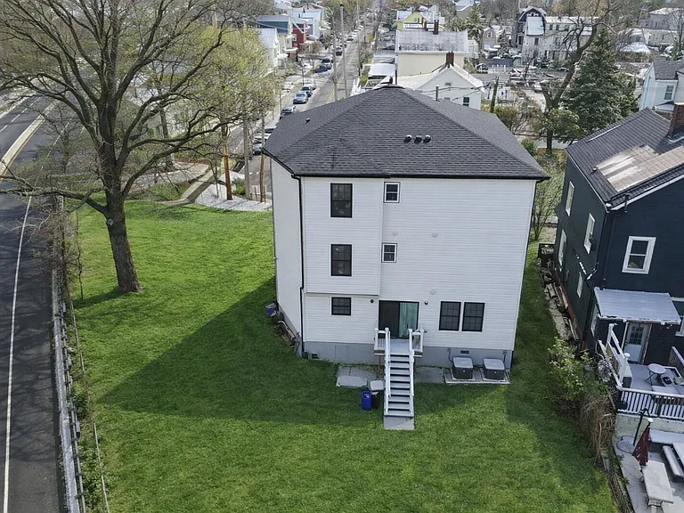 7 Maple St #1 — Photo 14
