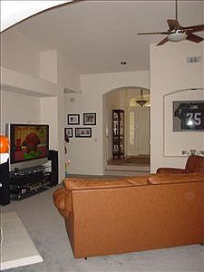 4th image of 117 N Helm Ave