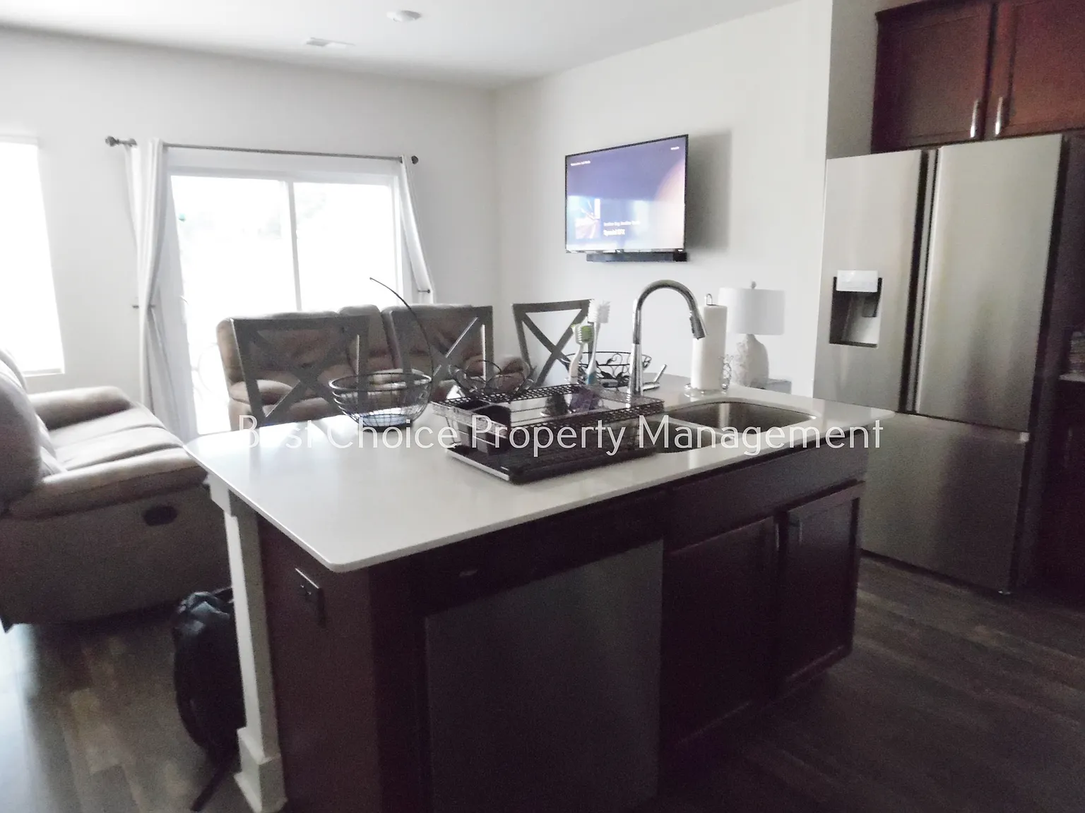 3 bed, 2.5 bath, 1470 sqft, $1,750 — Photo 3