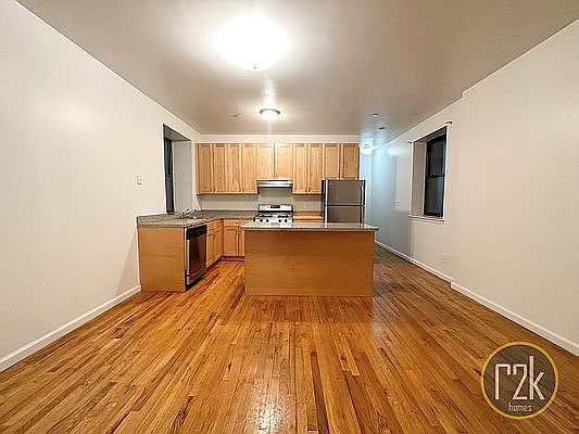 5th image of 304 W 112th St #2A