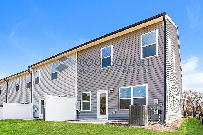 3 bed, 2.5 bath, 1415 sqft, $1,597 — Photo 3