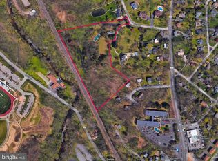 445 Ambler Rd, Fort Washington, PA 19034