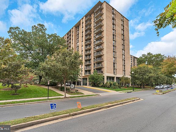 3rd image of 4600 S Four Mile Run Dr APT 1135