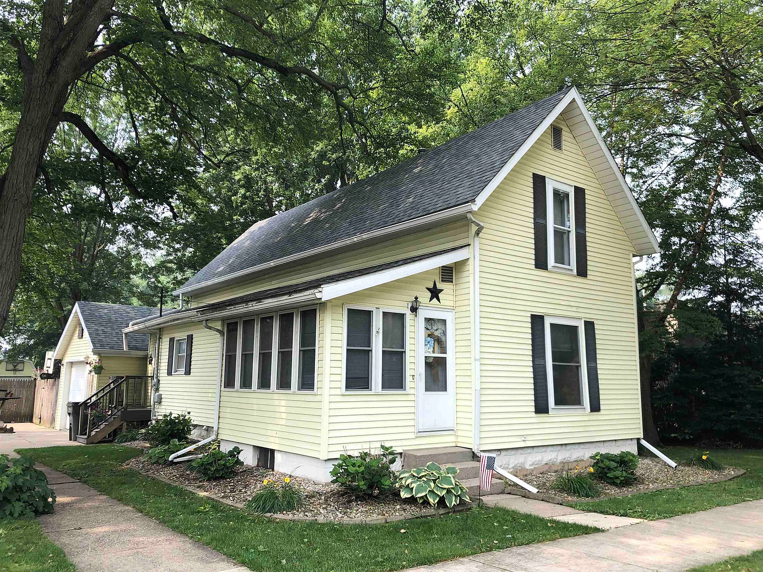 317 E Waterford St, Wakarusa, IN 46573 MLS 202331947 Zillow